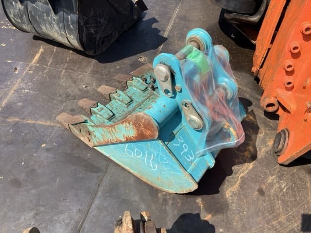 CONSTRUCTION BUCKET — Auction (lot 8458-6016)