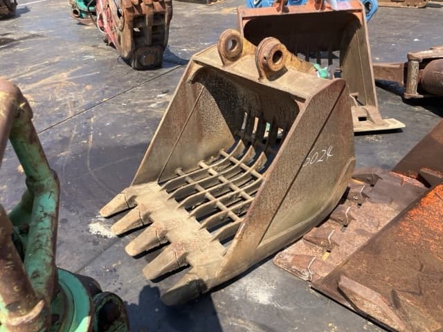 SKELETON BUCKET — Auction (lot 8458-6024)