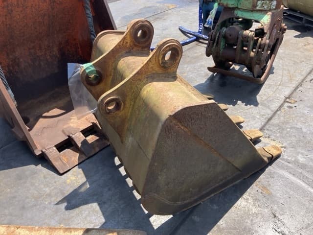 SKELETON BUCKET — Auction (lot 8458-6024)