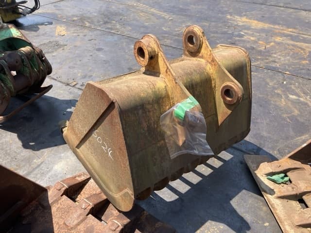 SKELETON BUCKET — Auction (lot 8458-6024)