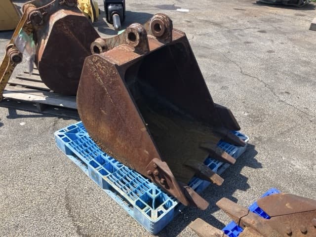 CONSTRUCTION BUCKET — Auction (lot 8458-6029)