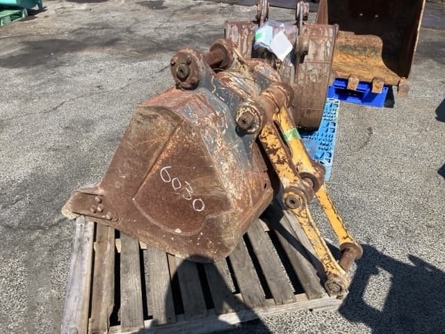 CONSTRUCTION BUCKET — Auction (lot 8458-6030)