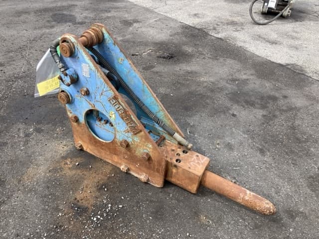 BREAKER — Auction (lot 8458-6032)