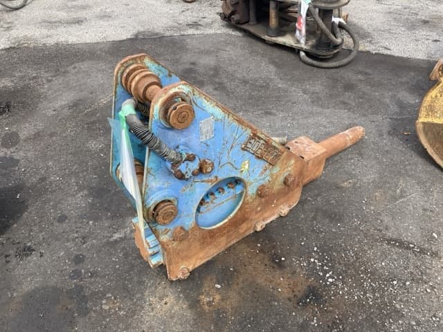 BREAKER — Auction (lot 8458-6032)