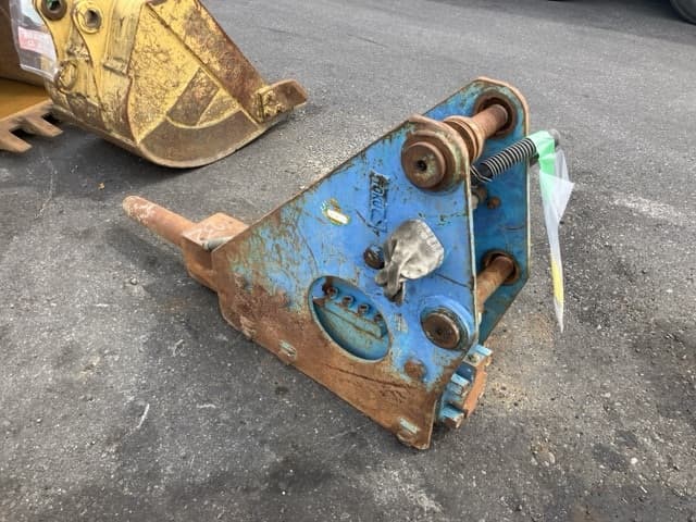 BREAKER — Auction (lot 8458-6032)