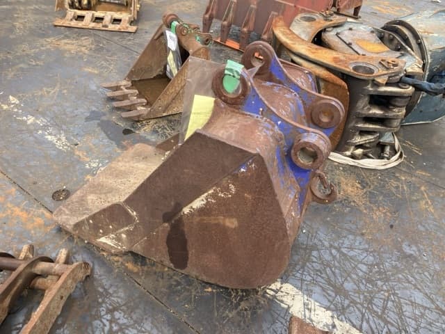 CONSTRUCTION BUCKET — Auction (lot 8458-6036)
