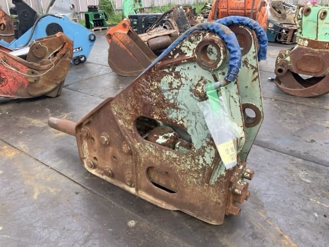 BREAKER — Auction (lot 8458-6038)