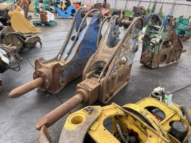 BREAKER — Auction (lot 8458-6039)