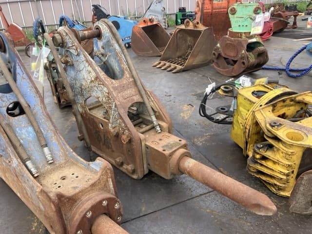 BREAKER — Auction (lot 8458-6039)