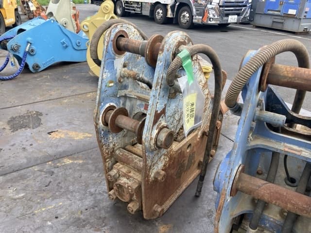 BREAKER — Auction (lot 8458-6039)