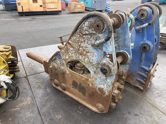BREAKER — Auction (lot 8458-6039)