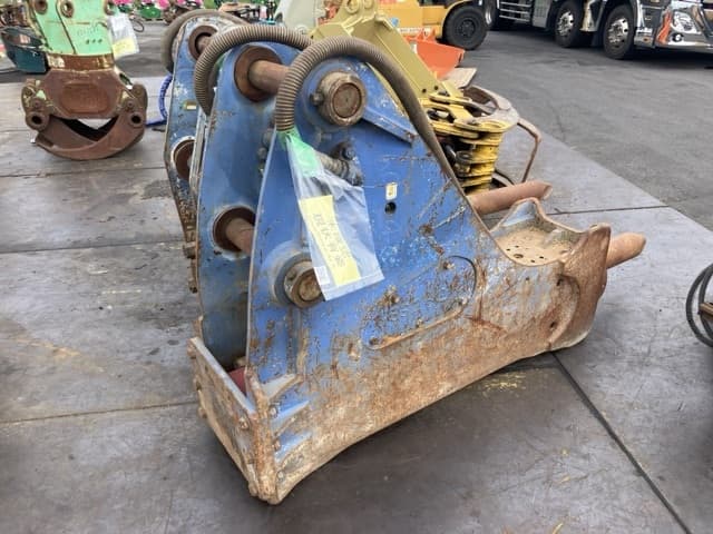 BREAKER — Auction (lot 8458-6040)