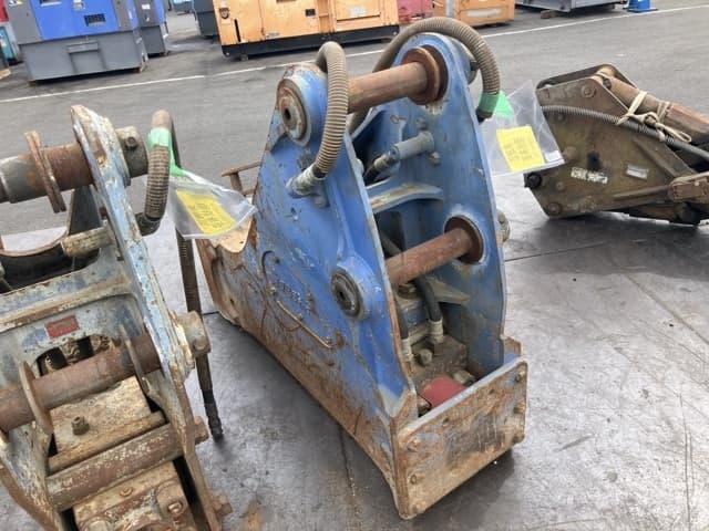 BREAKER — Auction (lot 8458-6040)