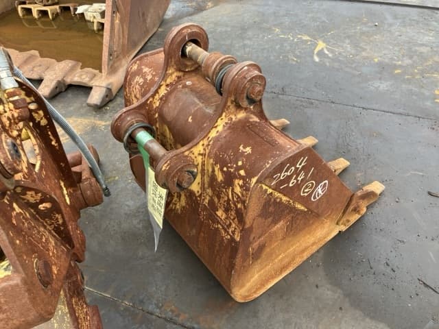 CONSTRUCTION BUCKET — Auction (lot 8458-6043)