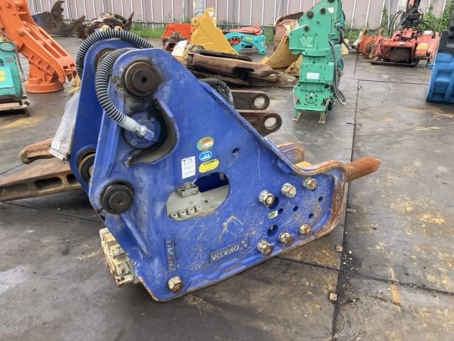 BREAKER — Auction (lot 8458-6046)