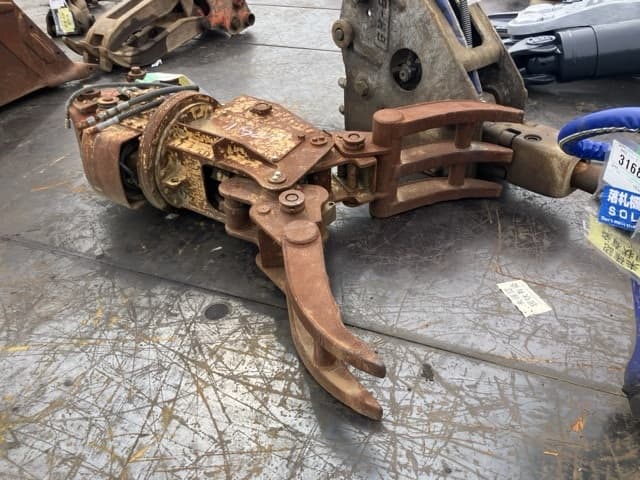 ROTATING HYDRAULIC FORK — Auction (lot 8458-6051)