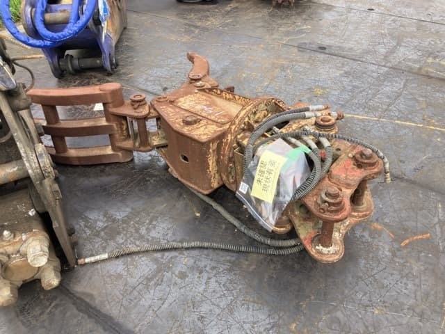 ROTATING HYDRAULIC FORK — Auction (lot 8458-6051)
