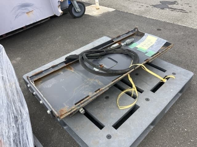 FORKLIFT ATTACHMENT ETC — Auction (lot 8458-6055)