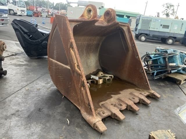 CONSTRUCTION BUCKET — Auction (lot 8458-6087)