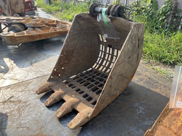 SKELETON BUCKET — Auction (lot 8458-6095)