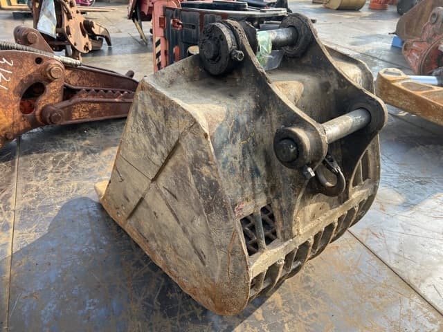 SKELETON BUCKET — Auction (lot 8458-6095)