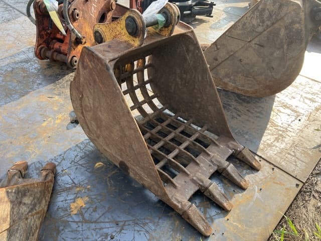 SKELETON BUCKET — Auction (lot 8458-6096)