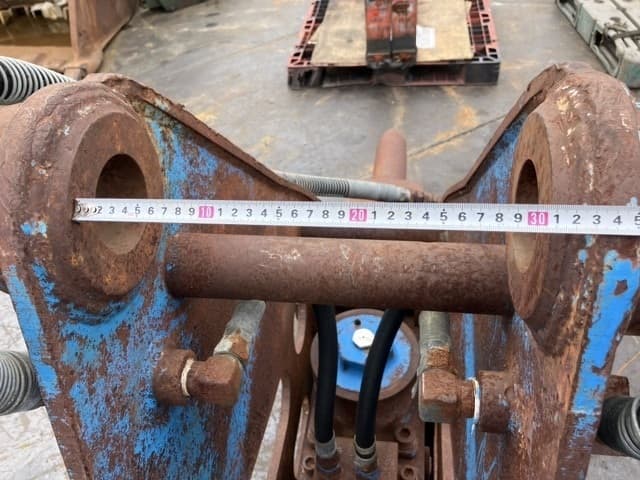 BREAKER — Auction (lot 8458-6105)