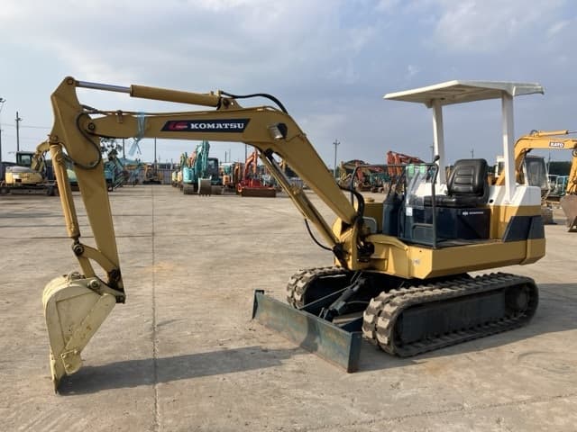MINI EXCAVATOR — Auction (lot 8458-62)