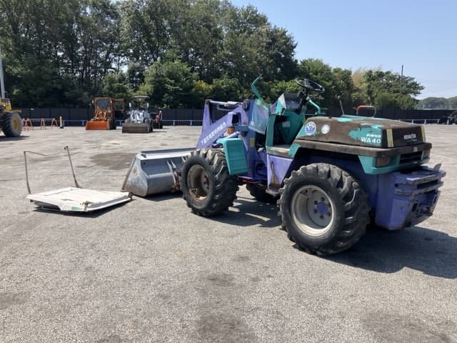 MINI WHEEL LOADER — Auction (lot 8458-63)