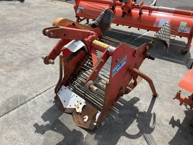 POTATO DIGGING MACHINE A — Auction (lot 8458-6303)