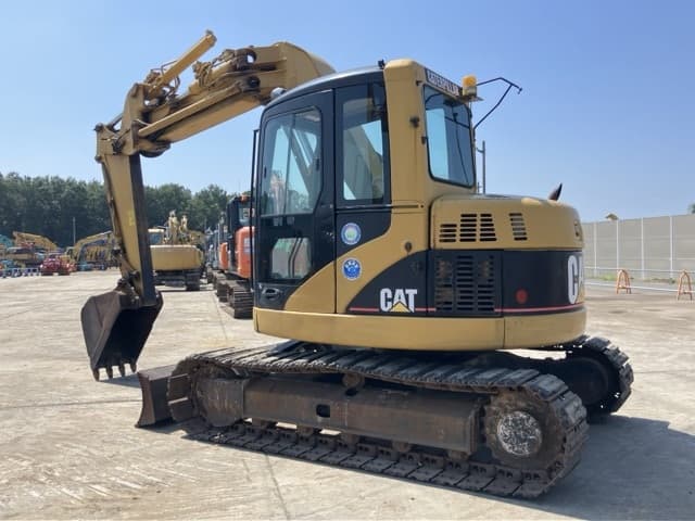 EXCAVATOR — Auction (lot 8458-67)