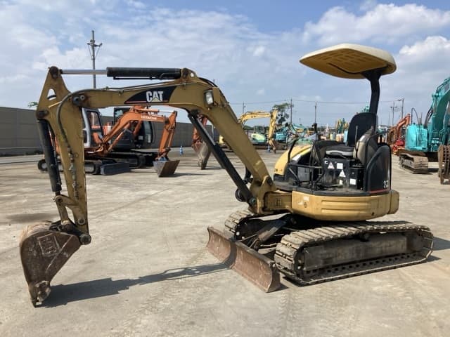 MINI EXCAVATOR — Auction (lot 8458-7)