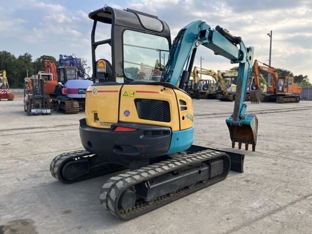 MINI EXCAVATOR — Auction (lot 8458-70)
