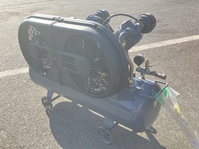 COMPRESSOR — Auction (lot 8458-7020)