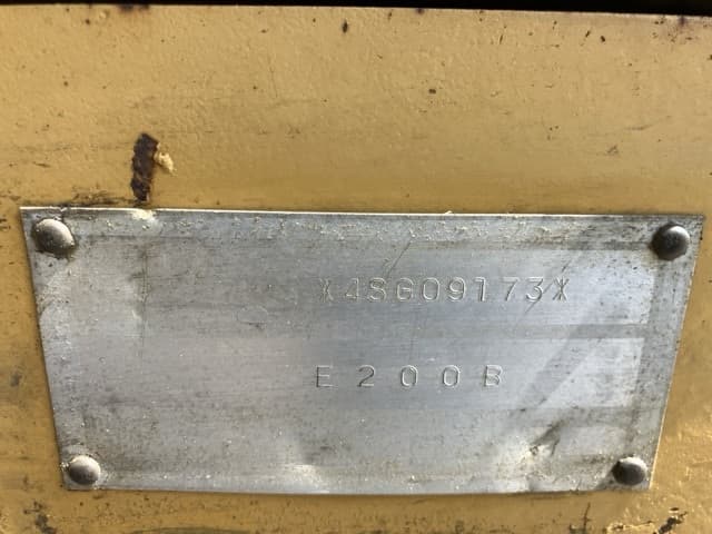 EXCAVATOR — Auction (lot 8458-71)