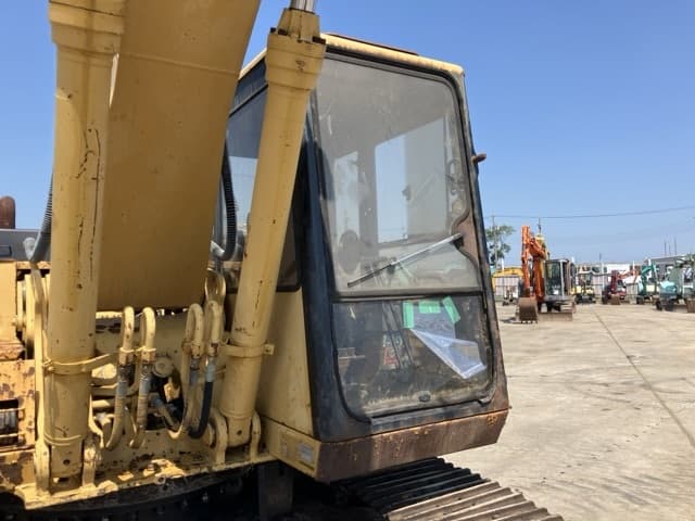 EXCAVATOR — Auction (lot 8458-71)