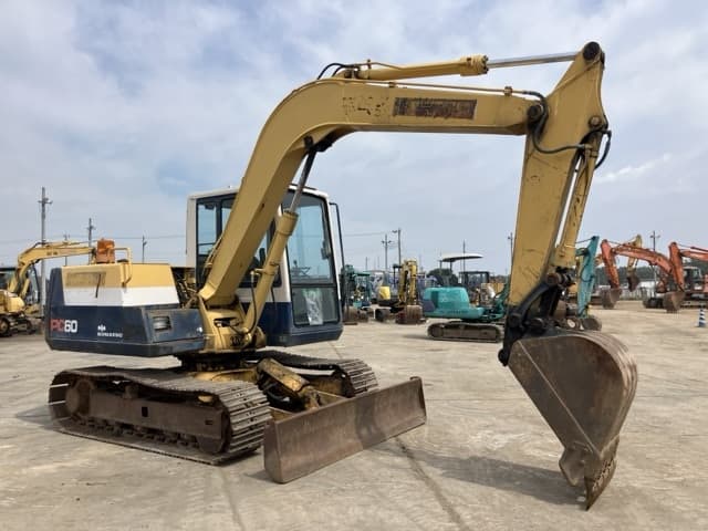 EXCAVATOR — Auction (lot 8458-72)