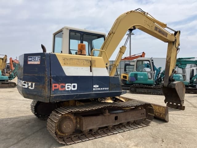 EXCAVATOR — Auction (lot 8458-72)