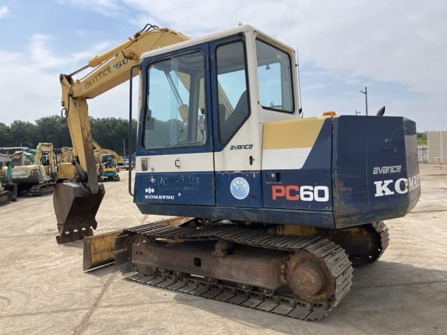 EXCAVATOR — Auction (lot 8458-72)