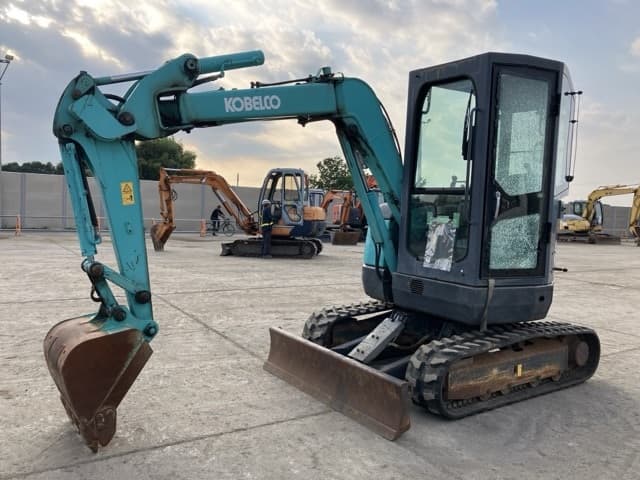 MINI EXCAVATOR — Auction (lot 8458-73)
