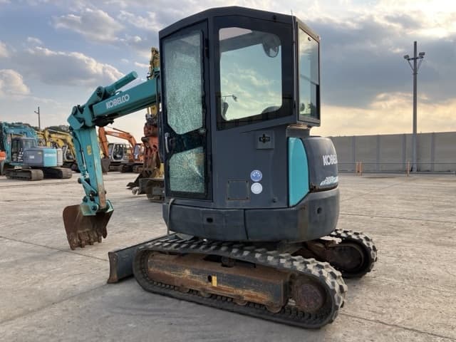 MINI EXCAVATOR — Auction (lot 8458-73)