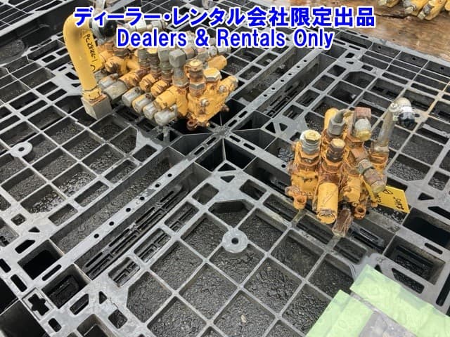 HYDRAULIC VALVE — Auction (lot 8458-7491)