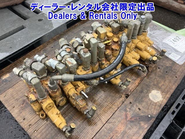 HYDRAULIC VALVE — Auction (lot 8458-7492)