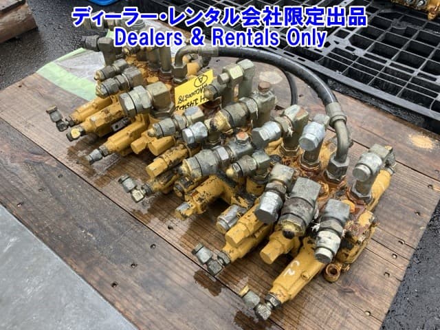HYDRAULIC VALVE — Auction (lot 8458-7492)