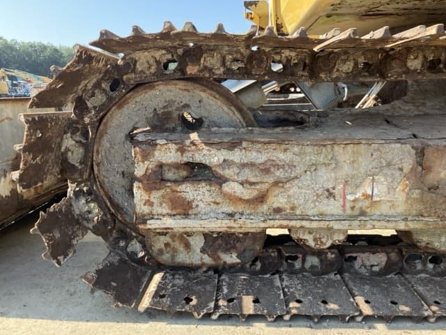 EXCAVATOR — Auction (lot 8458-75)