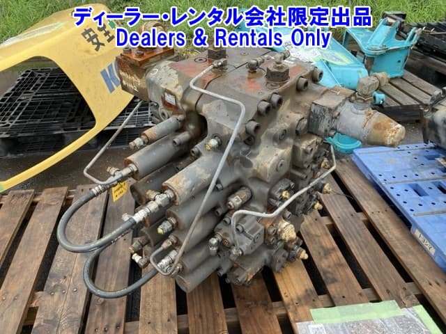 HYDRAULIC VALVE — Auction (lot 8458-7571)