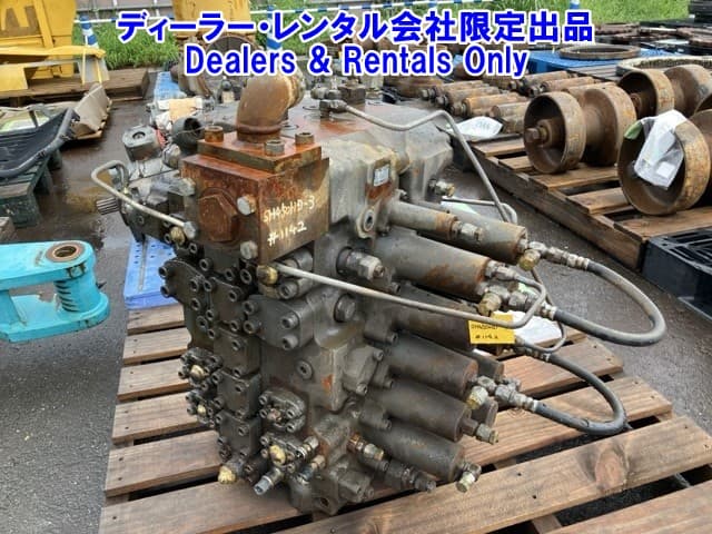 HYDRAULIC VALVE — Auction (lot 8458-7571)