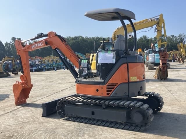 MINI EXCAVATOR — Auction (lot 8458-76)