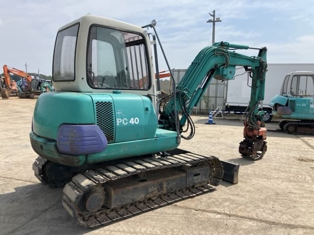MINI EXCAVATOR — Auction (lot 8458-77)