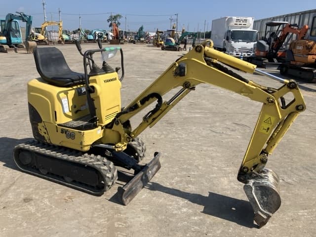 MINI EXCAVATOR — Auction (lot 8458-81)